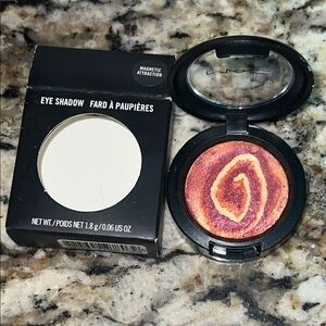 ⚡️💕MAC Cosmetics Magnetic Attraction Eyeshadow -